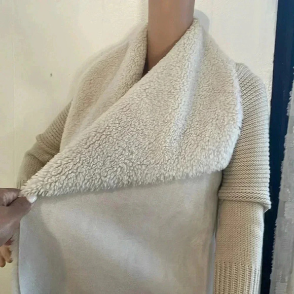 John & Jenn Sweater cardigan size XS - Picture 6 of 12